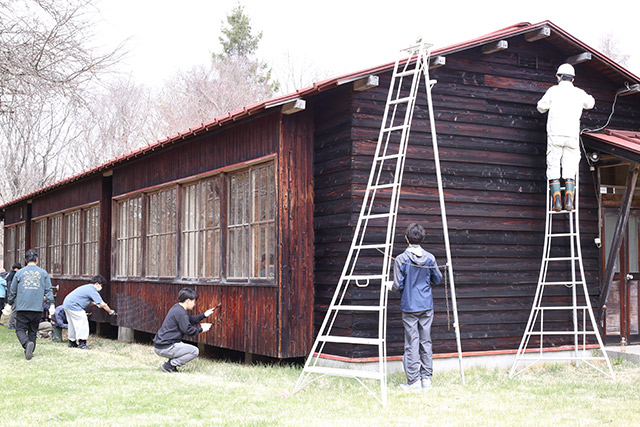 常駐する学生のうち13人が参加