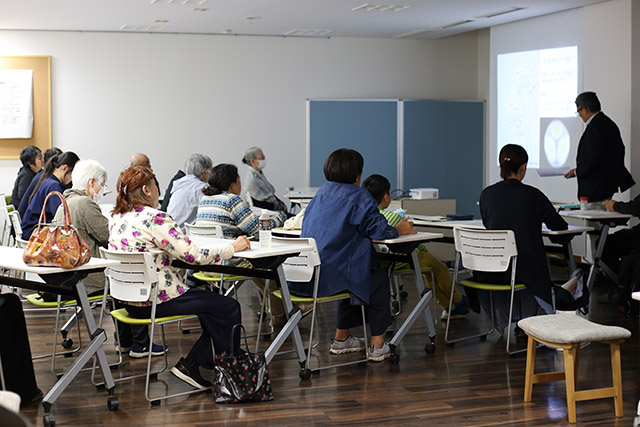 幅広い年代の22名が参加